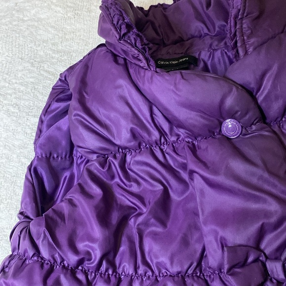 Calvin Klein puffer vest for girls - Picture 7 of 11